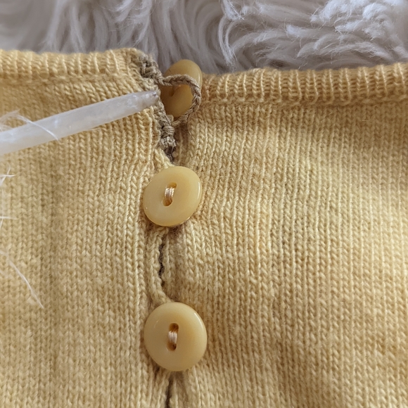 Vintage Cashmere Buttery Soft Scottish Gold Yellow Sweater - Picture 8 of 11